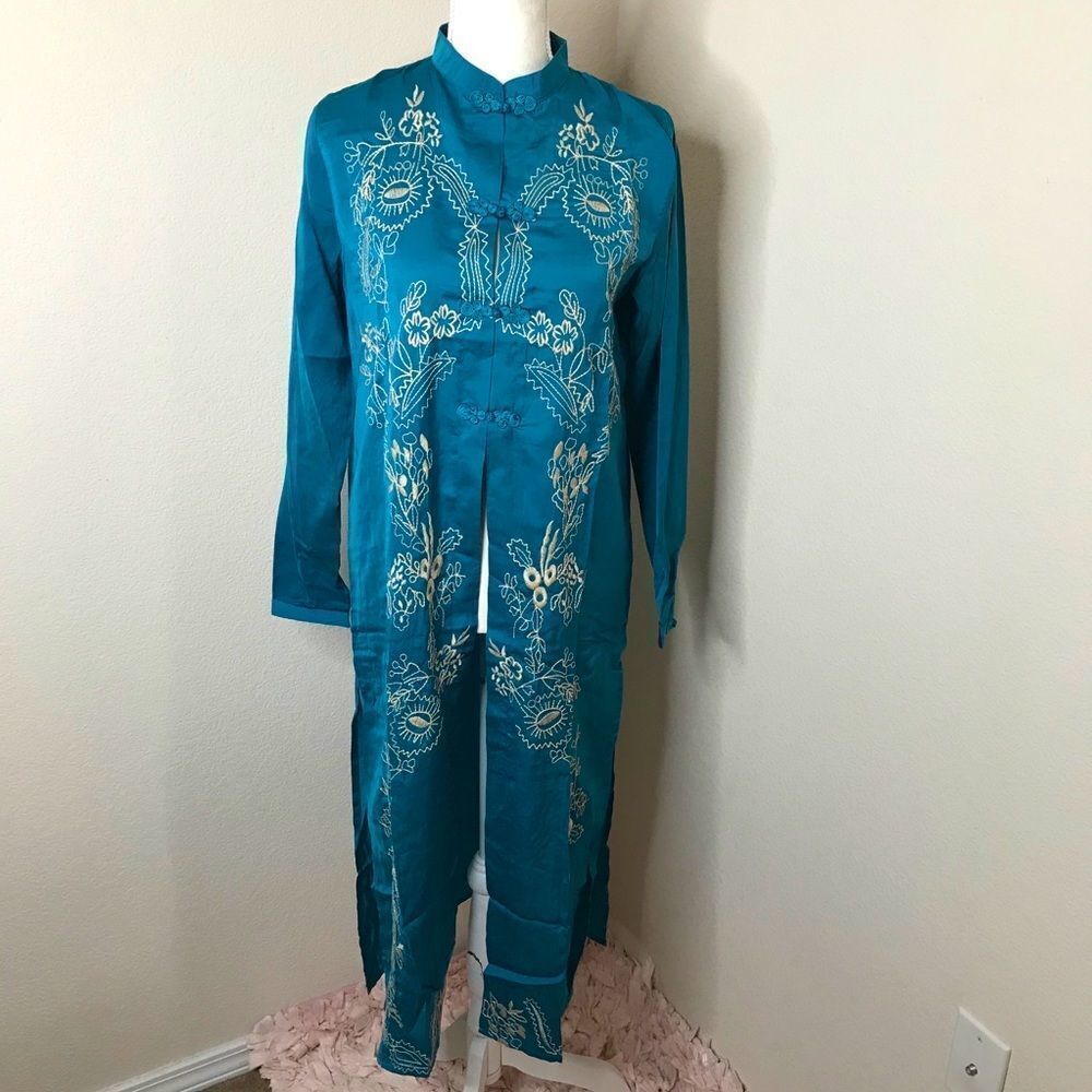 NWT satin embroidered longline kimono‎
